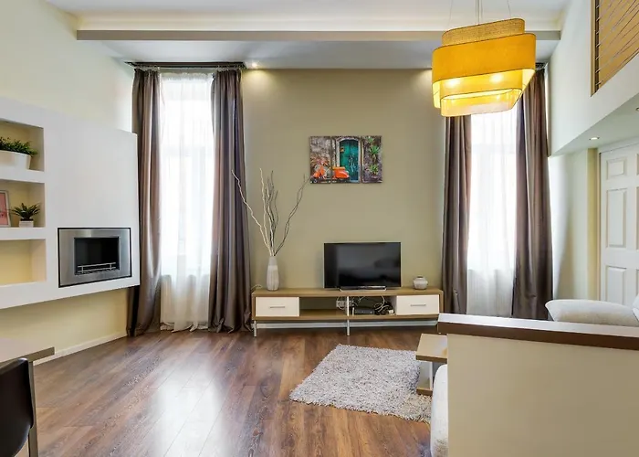 Spacious & Stylish Apartment In Downtown Budapest